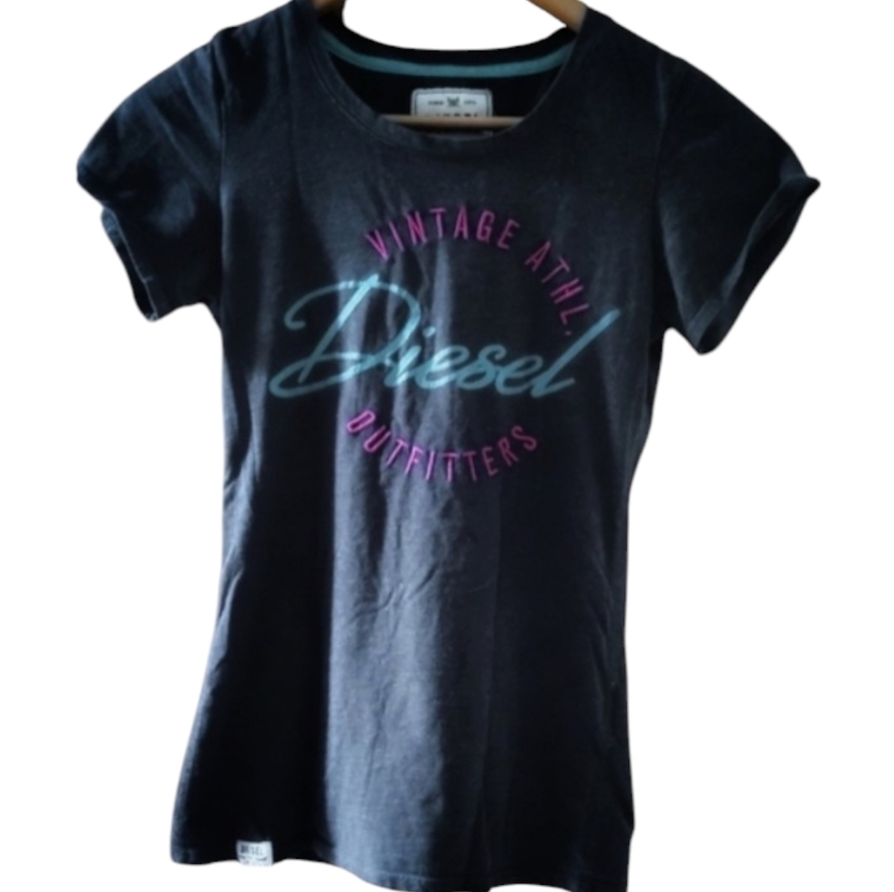 Diesel Vintage Athl Graphic Tee – Dark Gray | Casual Y2K Vibe